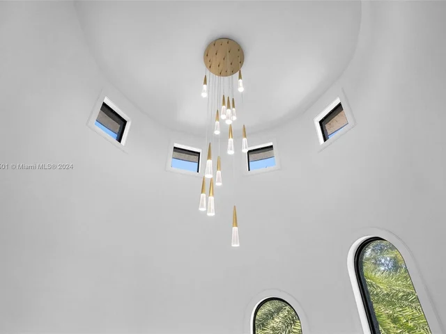 1100 NE 180th Ter, North Miami Beach FL 33162