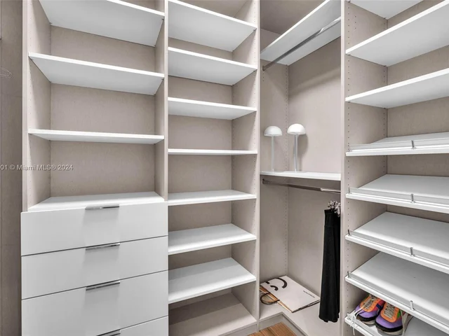 1100 NE 180th Ter, North Miami Beach FL 33162