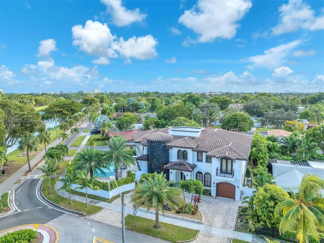 1100 NE 180th Ter, North Miami Beach FL 33162