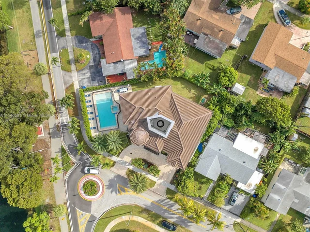 1100 NE 180th Ter, North Miami Beach FL 33162