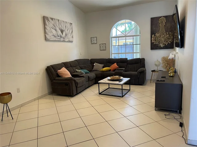 15234 SW 140th St, Miami FL 33196