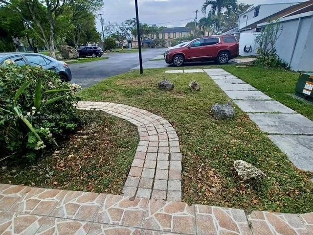 2554 SW 122nd Ct, Miami FL 33175