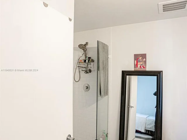 151 SE 1st St # 2204, Miami FL 33131