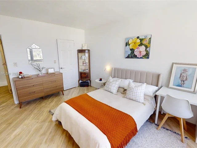 2899 Collins Ave # 1638, Miami Beach FL 33140