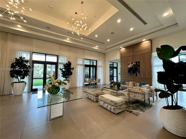 4963 NW 83rd Path, Doral FL 33166