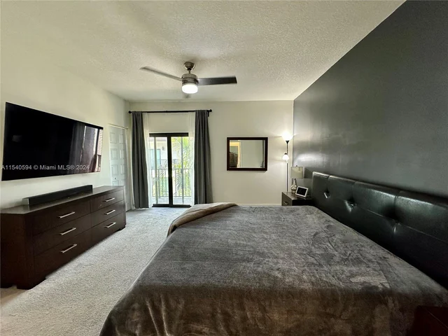 4963 NW 83rd Path, Doral FL 33166