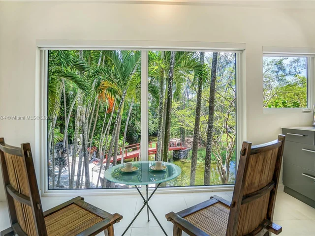 6000 SW 69th Ct, Miami FL 33143