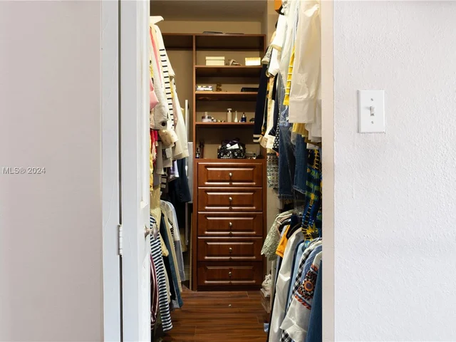 7558 NW 173rd Ter, Hialeah FL 33015