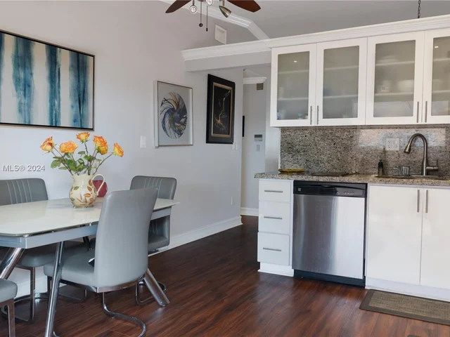 7558 NW 173rd Ter, Hialeah FL 33015