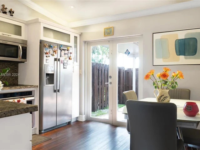 7558 NW 173rd Ter, Hialeah FL 33015