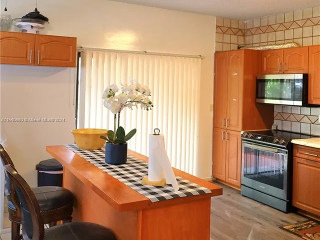 2431 SW 82nd Ter, Miramar FL 33025