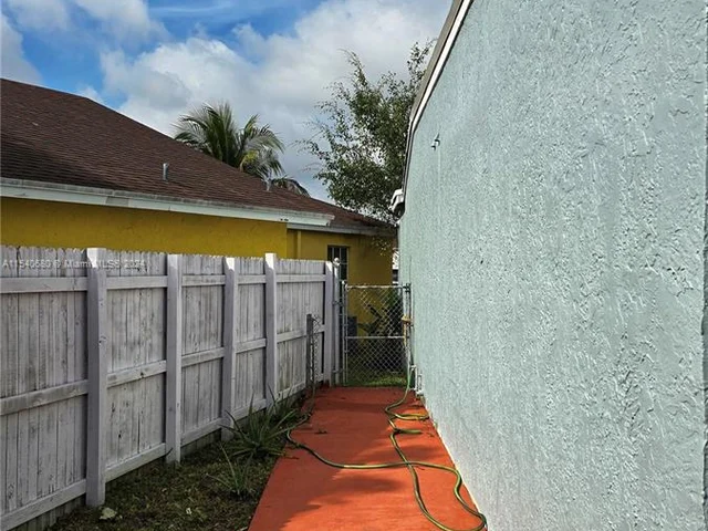 2431 SW 82nd Ter, Miramar FL 33025