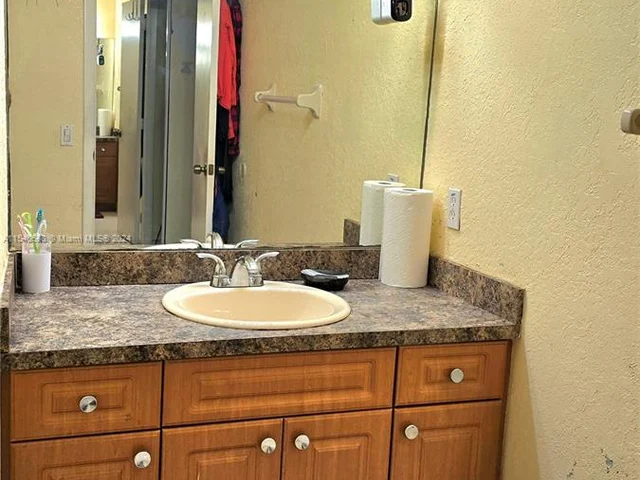 2431 SW 82nd Ter, Miramar FL 33025