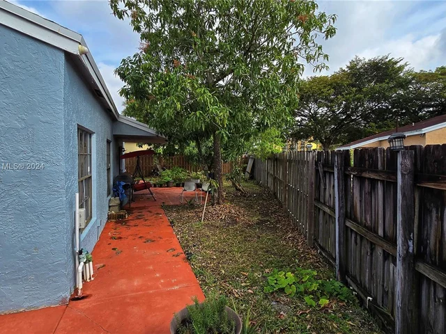 2431 SW 82nd Ter, Miramar FL 33025