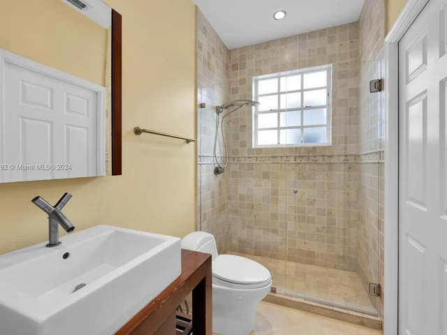 4581 NW 93rd Doral Ct, Doral FL 33178