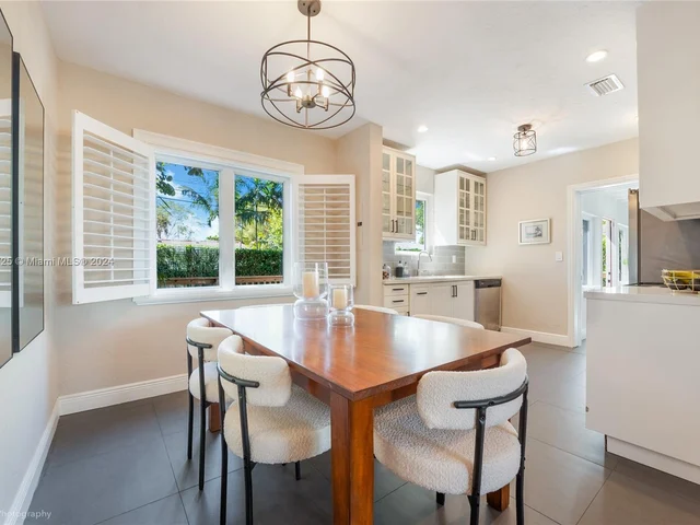 5830 SW 51st St, Miami FL 33155