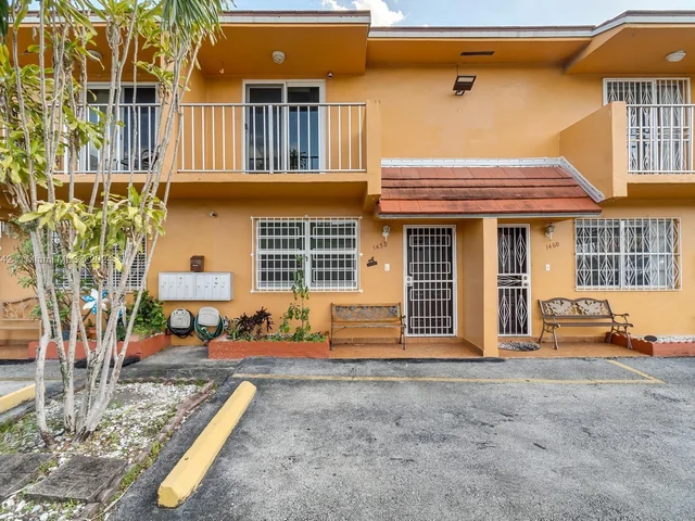 1458 W 39th Pl # 5, Hialeah FL 33012