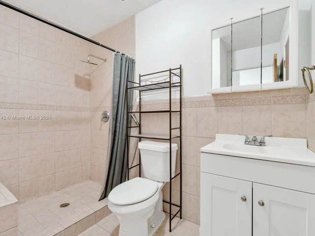 1458 W 39th Pl # 5, Hialeah FL 33012