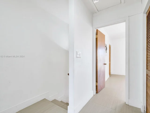 1458 W 39th Pl # 5, Hialeah FL 33012