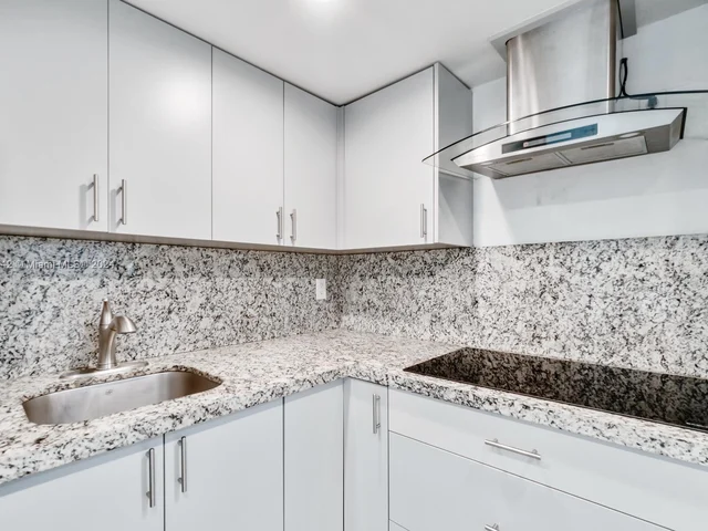 1458 W 39th Pl # 5, Hialeah FL 33012