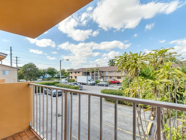 1458 W 39th Pl # 5, Hialeah FL 33012