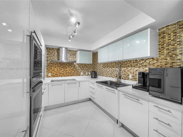 200 Sunny Isles Blvd # 306, Sunny Isles Beach FL 33160