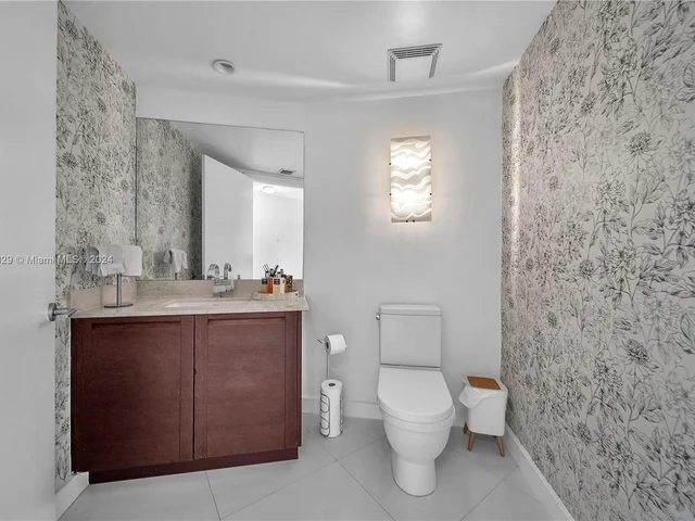 200 Sunny Isles Blvd # 306, Sunny Isles Beach FL 33160