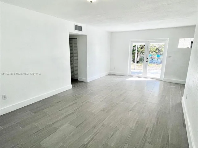 10740 SW 43rd Ln, Miami FL 33165