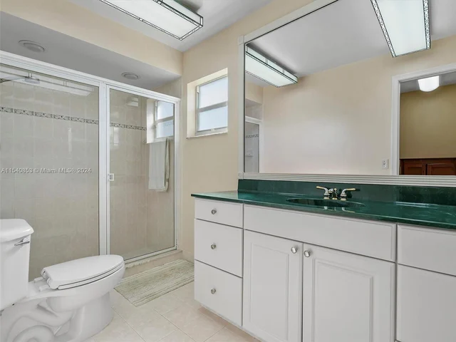 8811 NW 6th St, Pembroke Pines FL 33024