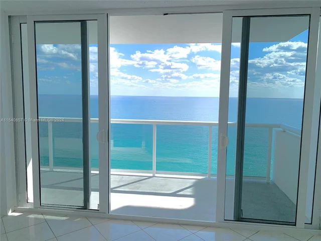 3140 S Ocean Dr # 2105, Hallandale Beach FL 33009