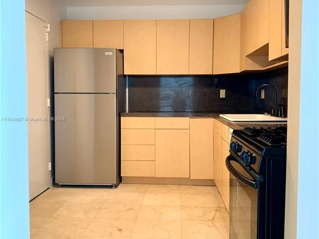 3140 S Ocean Dr # 2105, Hallandale Beach FL 33009