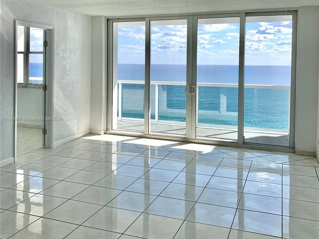 3140 S Ocean Dr # 2105, Hallandale Beach FL 33009