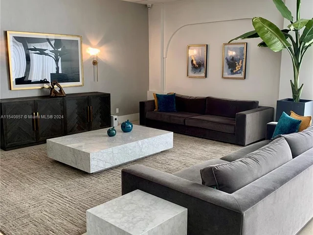 3140 S Ocean Dr # 2105, Hallandale Beach FL 33009