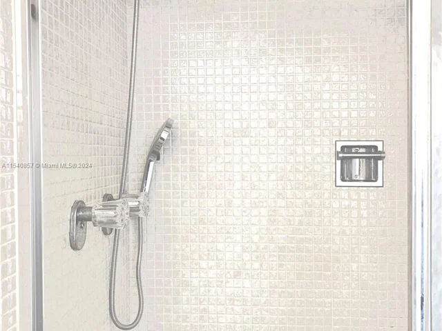 3140 S Ocean Dr # 2105, Hallandale Beach FL 33009