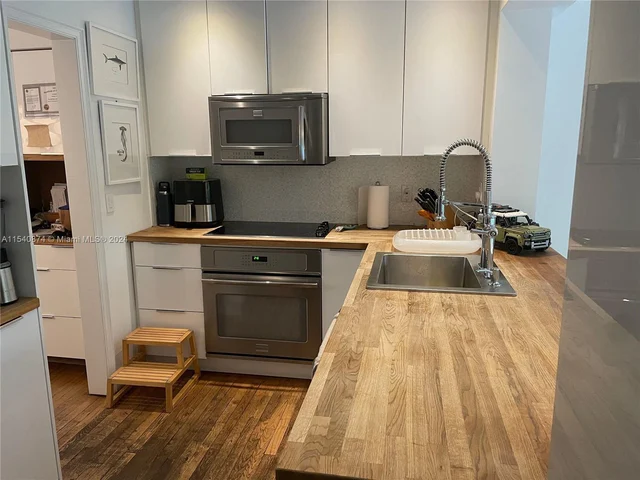 5846 SW 50th Ter, Miami FL 33155