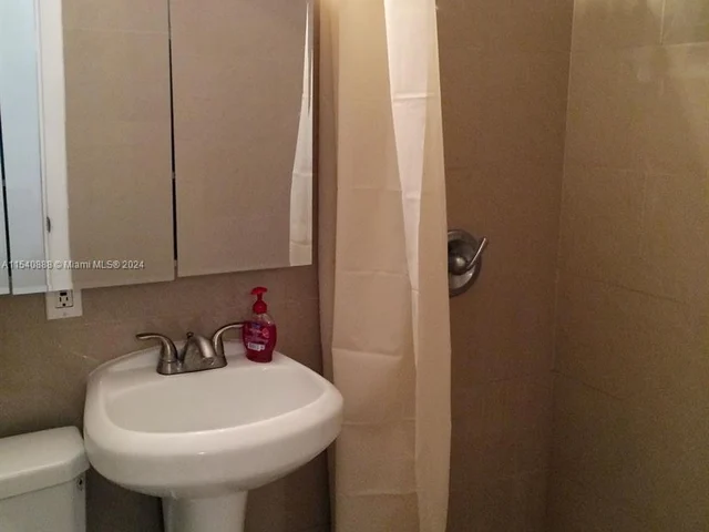 642 Michigan Ave # 4, Miami Beach FL 33139