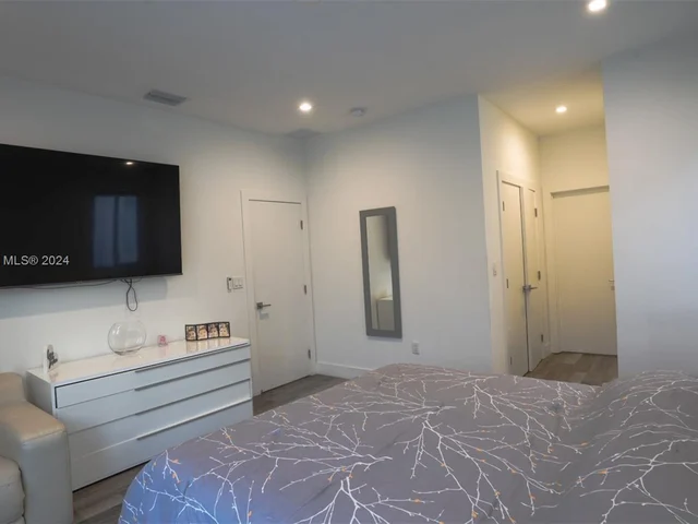 10363 NW 67th Ter, Doral FL 33178