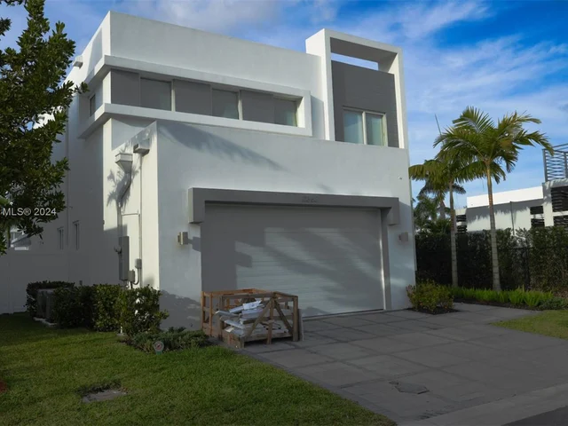 10363 NW 67th Ter, Doral FL 33178