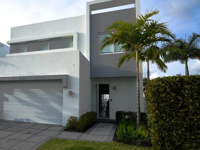 10363 NW 67th Ter, Doral FL 33178