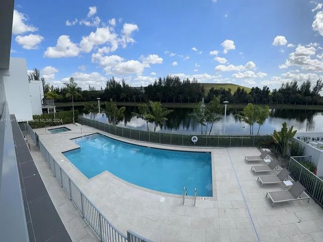 10363 NW 67th Ter, Doral FL 33178