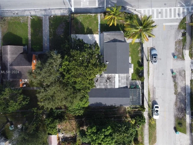 1102 NW 103rd St # 3, Miami FL 33150