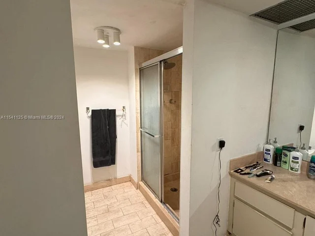 1717 N Bayshore Dr # 2642, Miami FL 33132