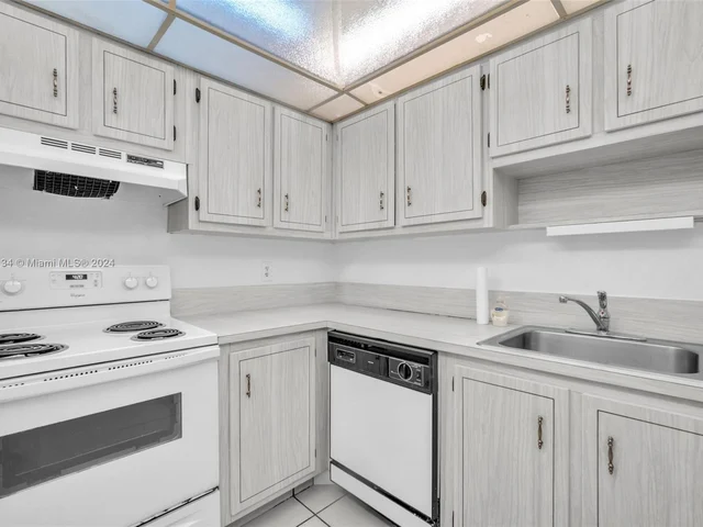 1300 Saint Charles Pl # 601, Pembroke Pines FL 33026