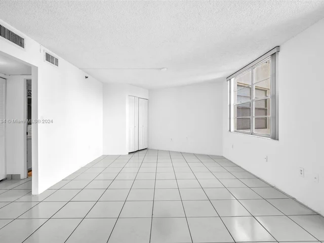 1300 Saint Charles Pl # 601, Pembroke Pines FL 33026