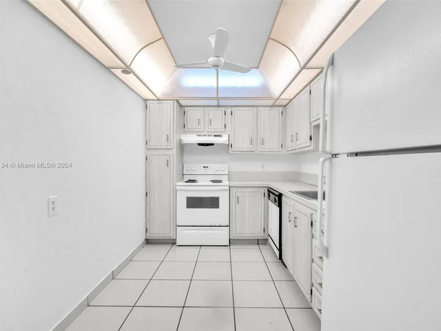 1300 Saint Charles Pl # 601, Pembroke Pines FL 33026