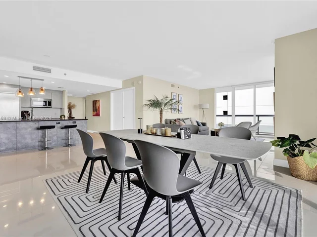 50 Biscayne Blvd # 1802, Miami FL 33132