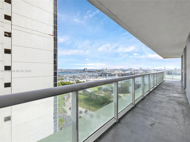 50 Biscayne Blvd # 1802, Miami FL 33132