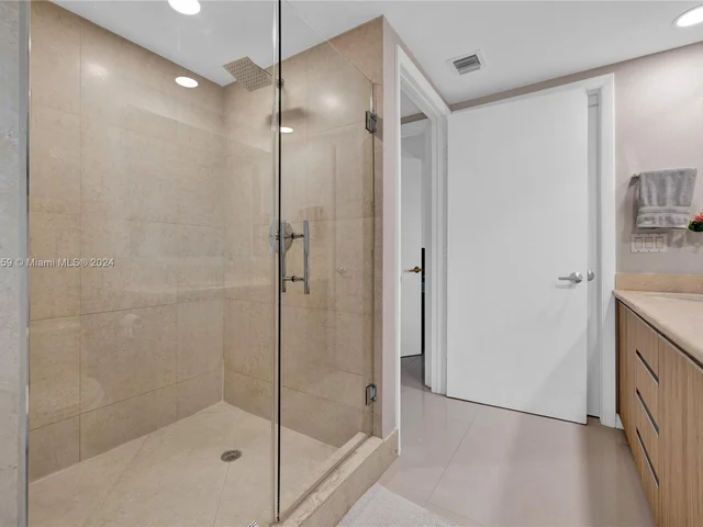 50 Biscayne Blvd # 1802, Miami FL 33132