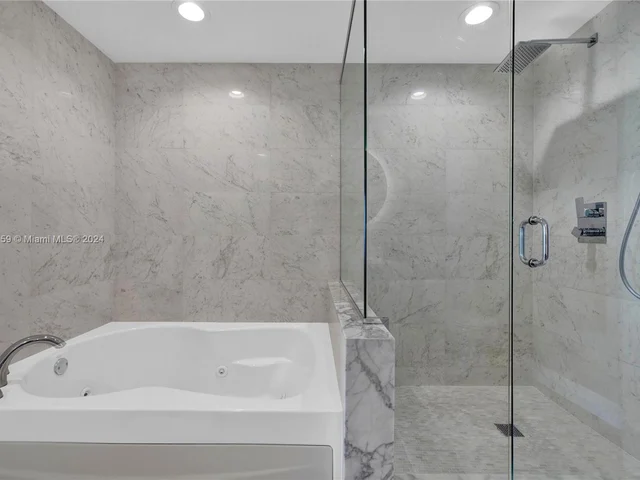 50 Biscayne Blvd # 1802, Miami FL 33132