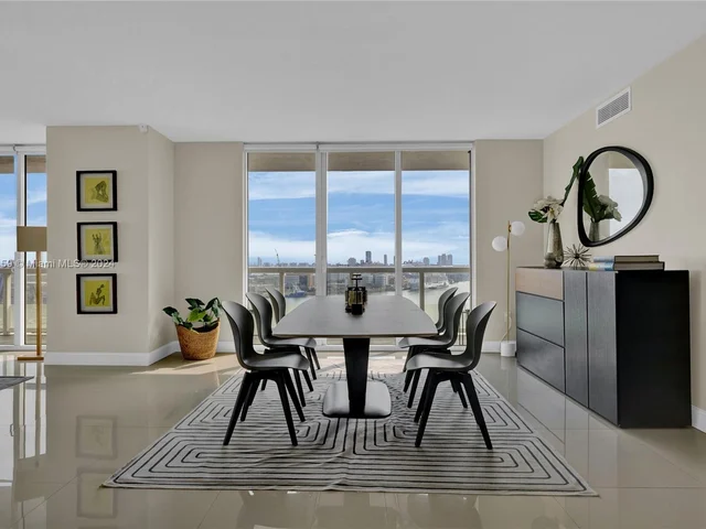 50 Biscayne Blvd # 1802, Miami FL 33132